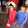 Děti ze školky v hasičárně